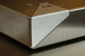 精密钣金折弯弯曲工艺中的决定因素有哪些?-中山乐鱼网页版·网站页面-乐鱼(中国)